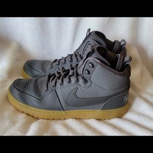 Nike Court Borough Mid winter shoes
